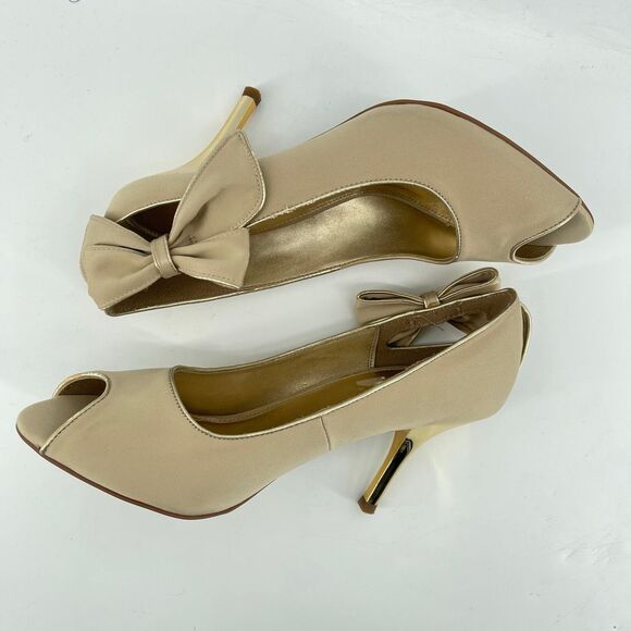 Fioni Champagne Gold Lady Luck Dressy Evening Peep Toe Bow Heels Size 9 - Picture 8 of 16